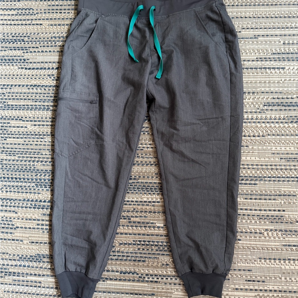 Figs Graphite Zamora Jogger Scrub Pants - Picture 3 of 4